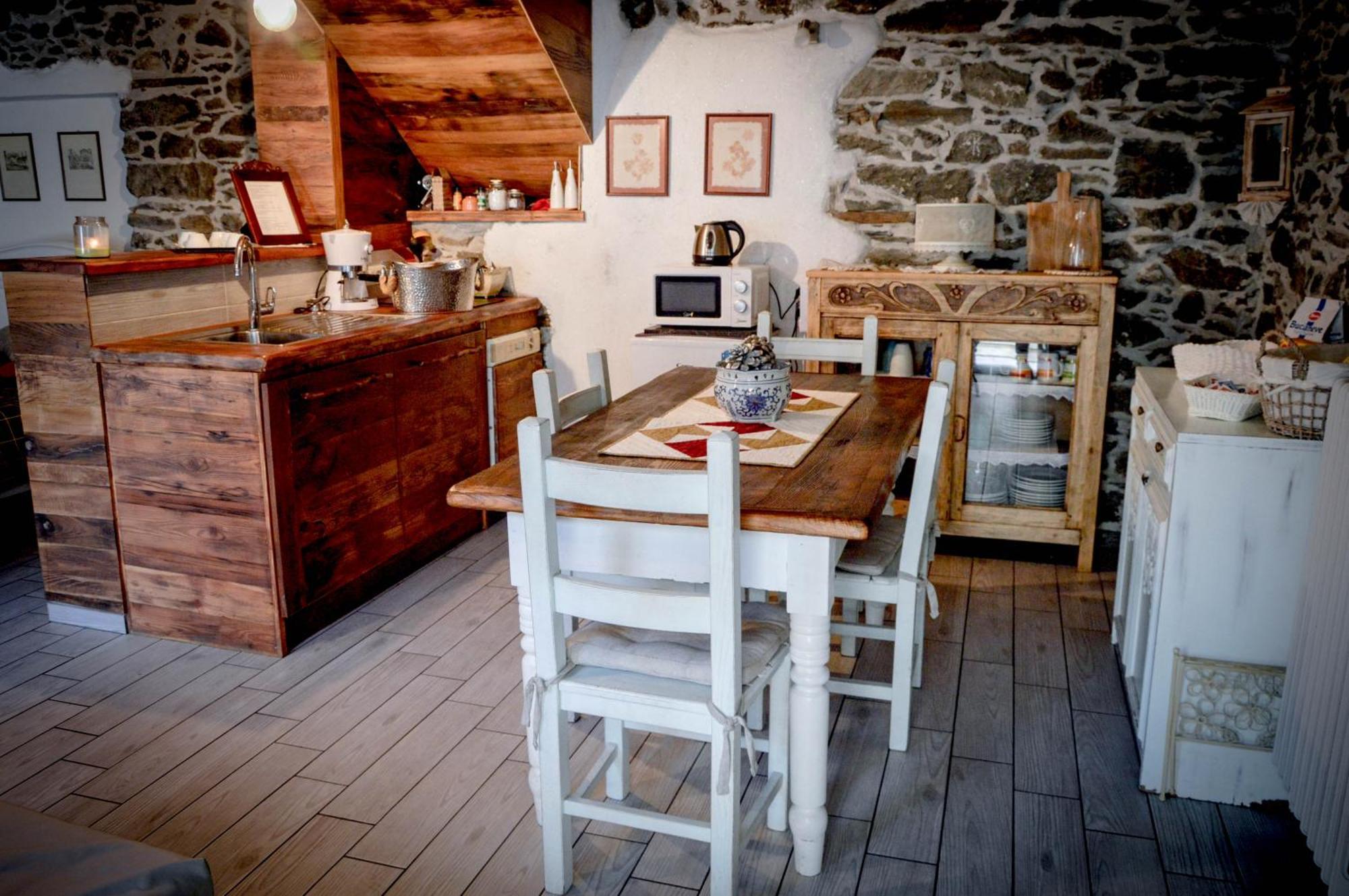 Chalet In Pietra E Legno Con Caminetto Inverso Pinasca Экстерьер фото